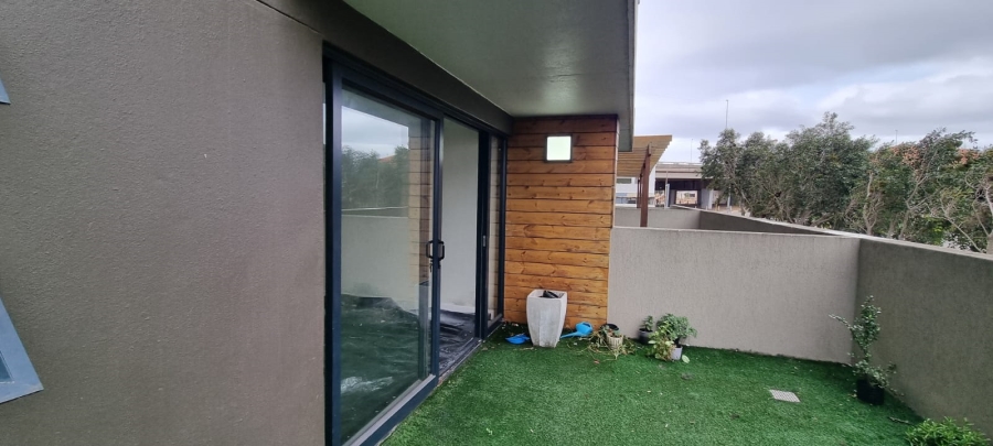1 Bedroom Property for Sale in Zonnebloem Western Cape